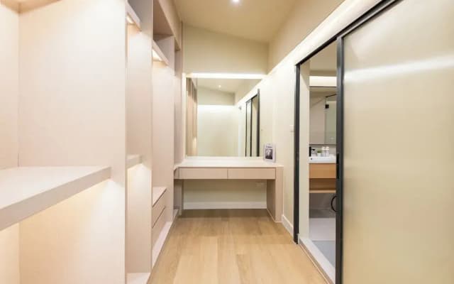 Luxury 5BR Poolhouse & Theater - 2mins to BTS - photo 4
