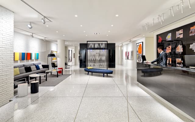 H10 Art Gallery - photo 2