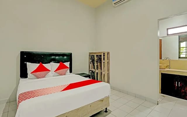 OYO 90155 Landuh Merta Residence - photo 5