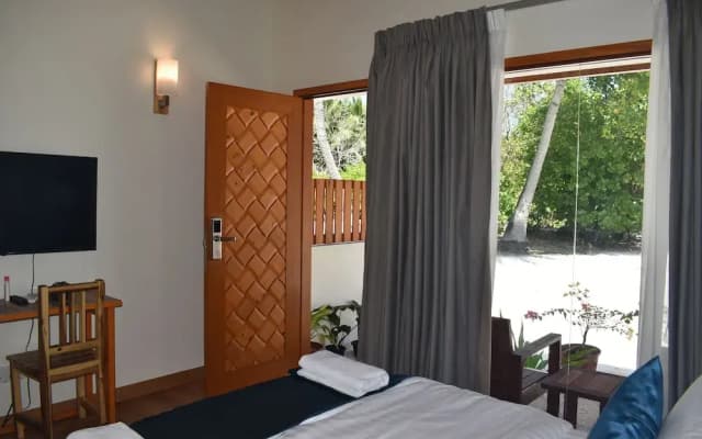 Rattehi Inn at Rakeedhoo - photo 2
