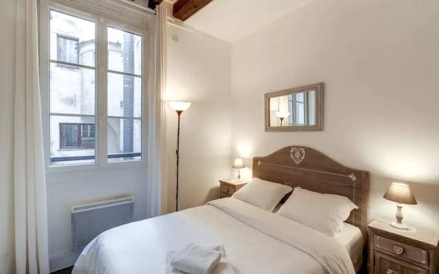 Louvre - Saint Honore Area Apartment - photo 2