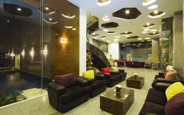 Starlet Hotel - photo 2