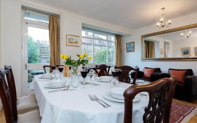 Veeve  Charming 3 Bedroom House Solna Avenue Putney - photo 4