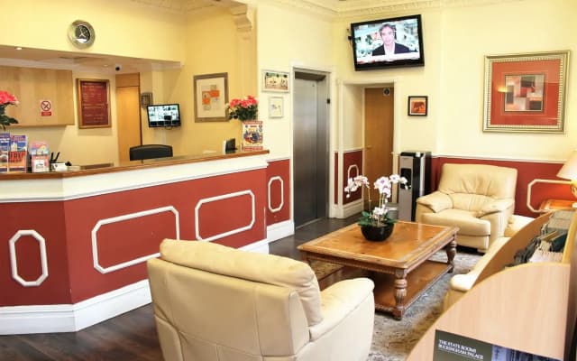 Hyde Park Radnor Hotel - photo 4