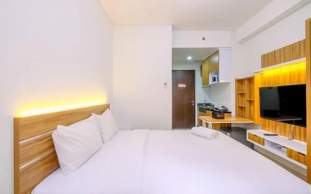 Modern And Comfy Studio At Transpark Cibubur Apartment - photo 2