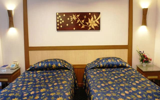 Royal Twins Palace Hotel - photo 3