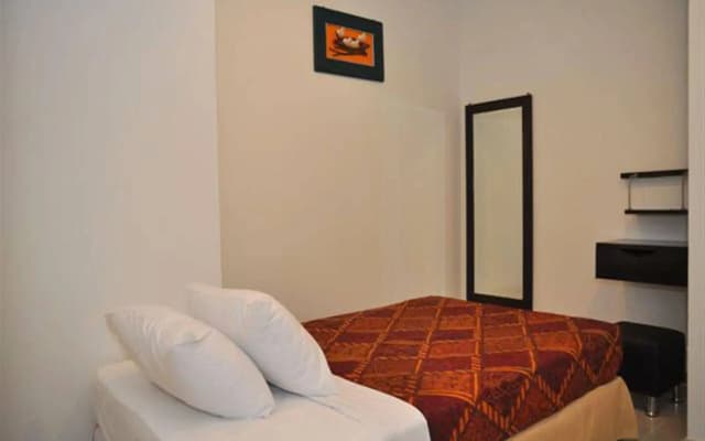 Old Budget Hotel - photo 5