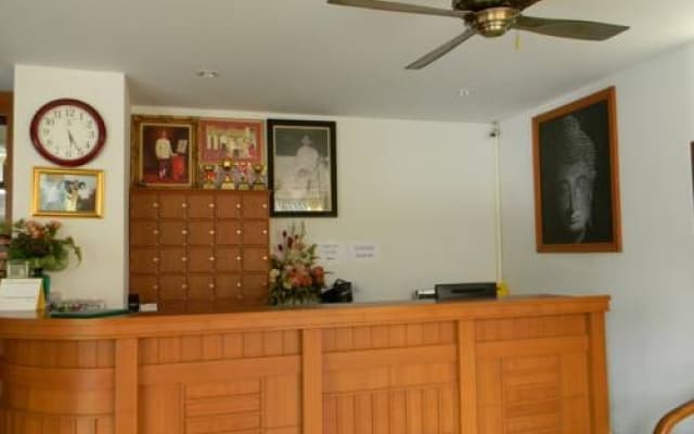 Sutin Guesthouse - photo 2