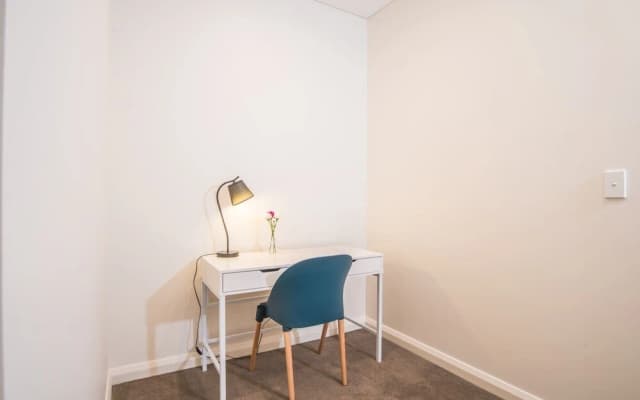 Refreshing 2bed2bath APT in Up&coming Liverpool - photo 5