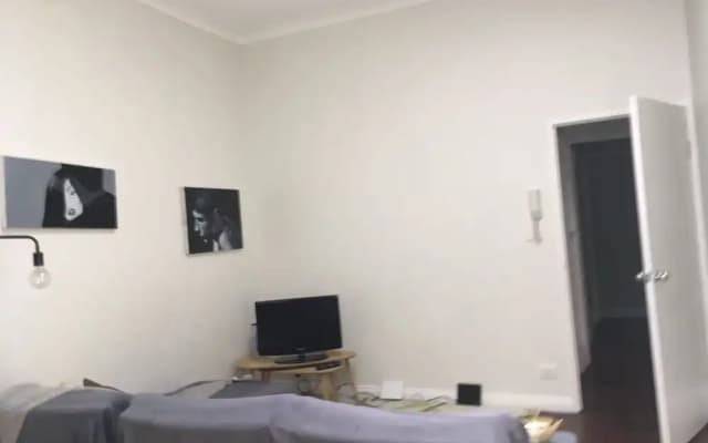 BUDGET Bourke st Apartment - photo 2