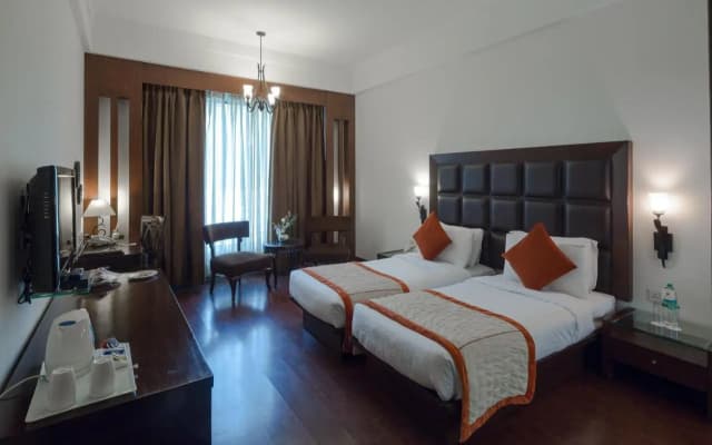 Bel-La Monde Hotel NH8 at 6km from IGI Airport Delhi - photo 3