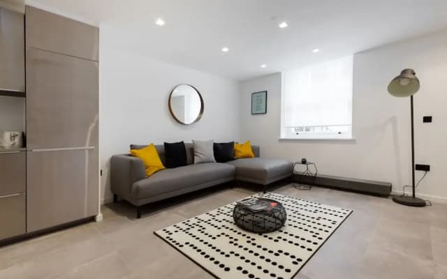 3Bdr House With Patio By The Residences - photo 4