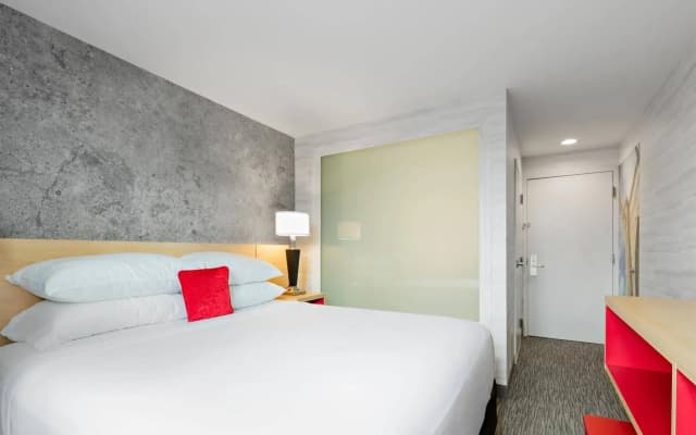 Red Lion Inn and Suites Brooklyn - photo 4