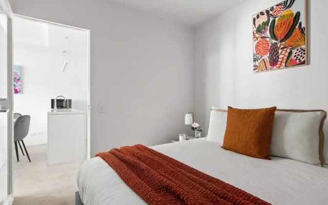 Modern 2BR Apt by the Yarra River - photo 4