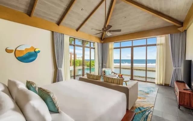 Luxe 5BR Villa: Beachfront Breakfast Pool - photo 3