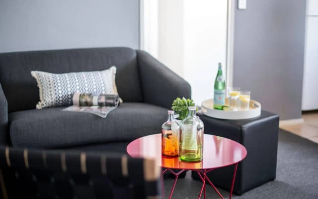 Apartment2c - Somerset - photo 2