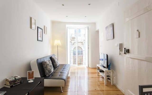 ALTIDO Cosy 1-bed flat w/balcony in Pena, close by subway, viewpoint&park - photo 4