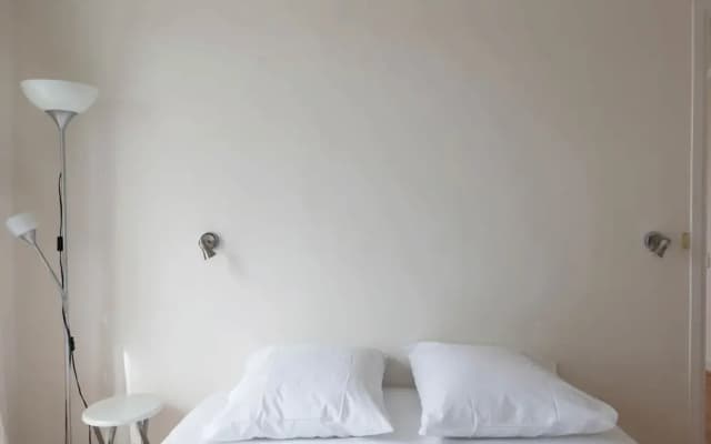 Amiral View Great 1 Bedroom Apartment in Paris - photo 4