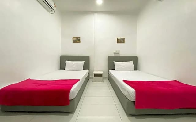 OYO 90230 Dh Residence - photo 4