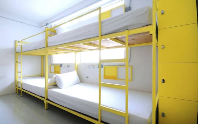 Jellybean Ezy Hostel Sathorn - photo 4
