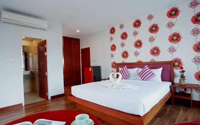 B Bossa Patong Hotel - photo 5