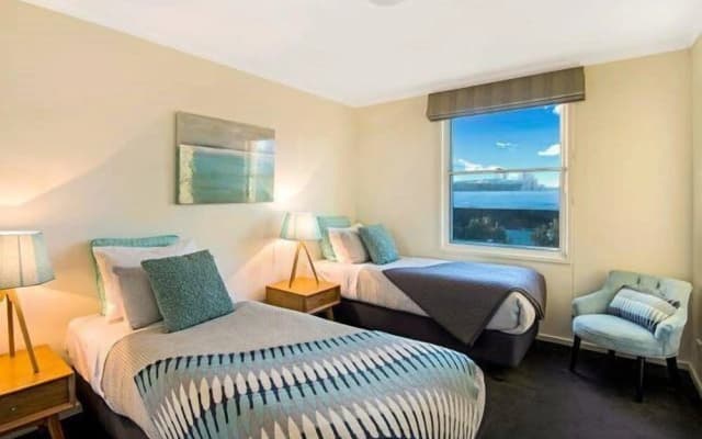 Platinum Apartments on Whiteman St - photo 2