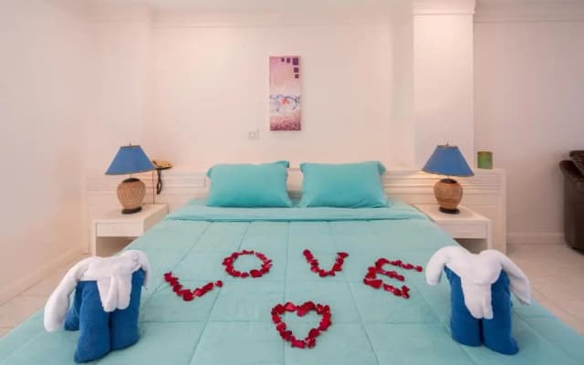 Phuket Palace Condominium by Ale - photo 4