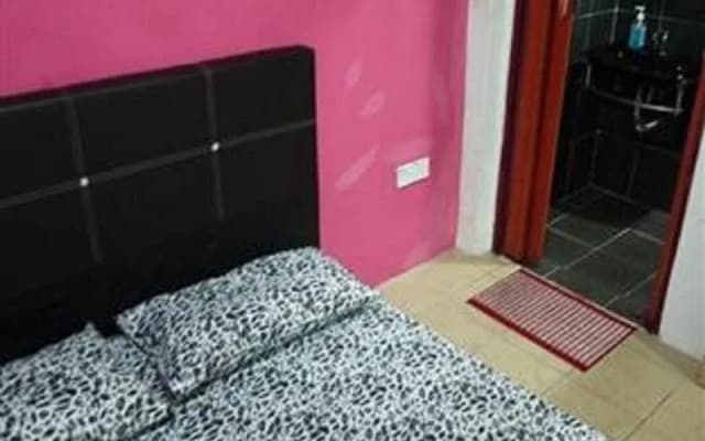 Funky Town Guesthouse - photo 4