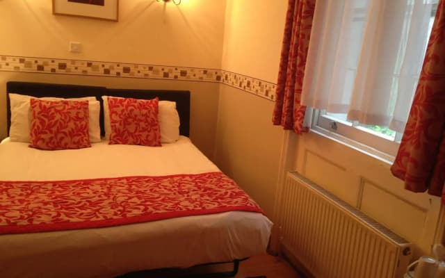 Glendale Hyde Park Hotel - photo 3