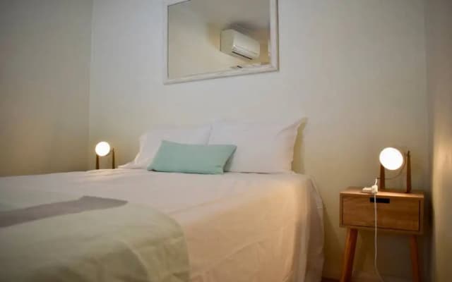 Stylish Cute Cottage in McMahons Point - photo 2