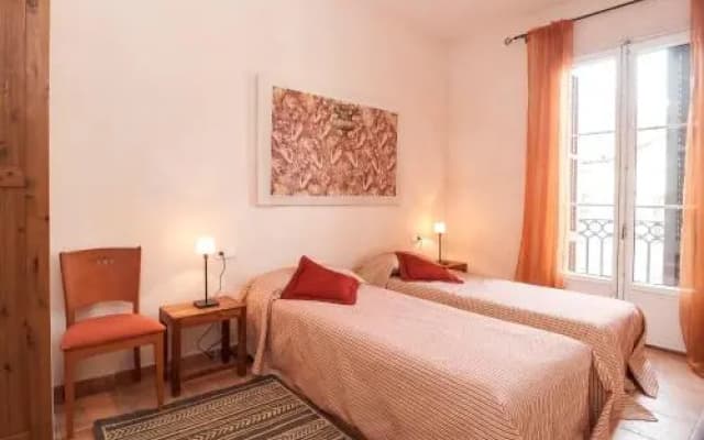 Gaudi Apartment 1 - photo 4