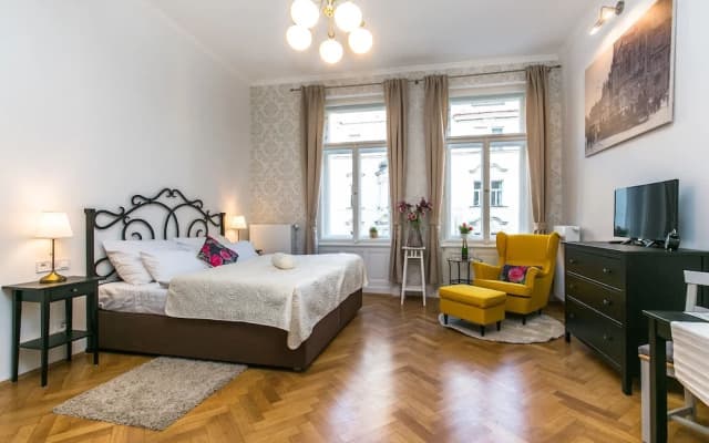 The Old Town Square & Parizska Apartments - photo 4