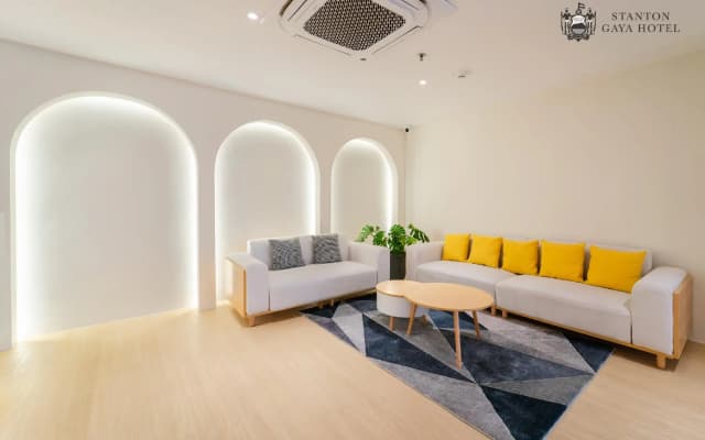Stanton Gaya Hotel - photo 4