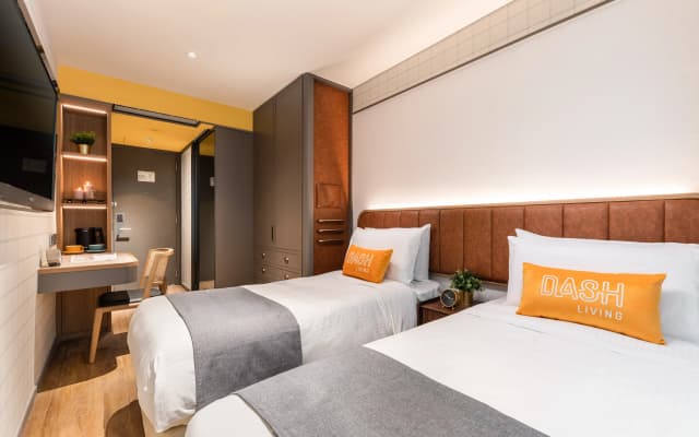 Dash Living On Hollywood - photo 3