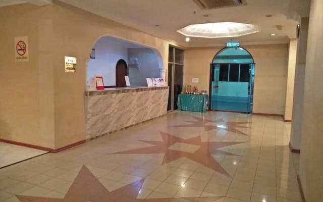 Golden Palms Hotel - photo 2