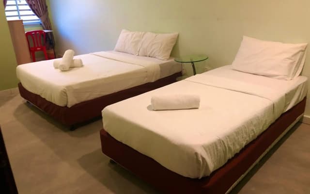 Bukit Indah Homestay - photo 3
