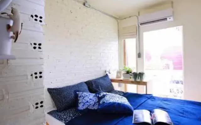 2W Cafe & Hostel - photo 3