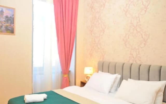 Brickwall Tbilisi Hotel - photo 2