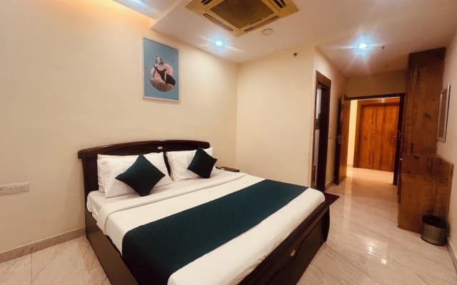 Hotel Lagoona and Banquet Hall - photo 4