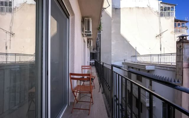 Cozy 2BR Near Metro Acropolis View - photo 4