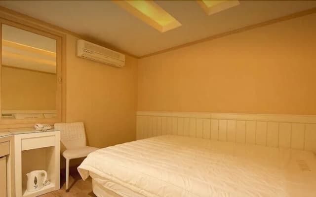 Sinyoung Motel - photo 4