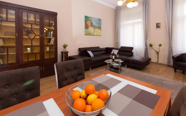 Elegant apartment with Buda Castle view - photo 2