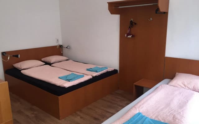 Omega Guesthouse Budapest - photo 2