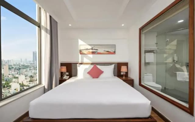 The Sail Hotel - My Khe Beach - photo 4