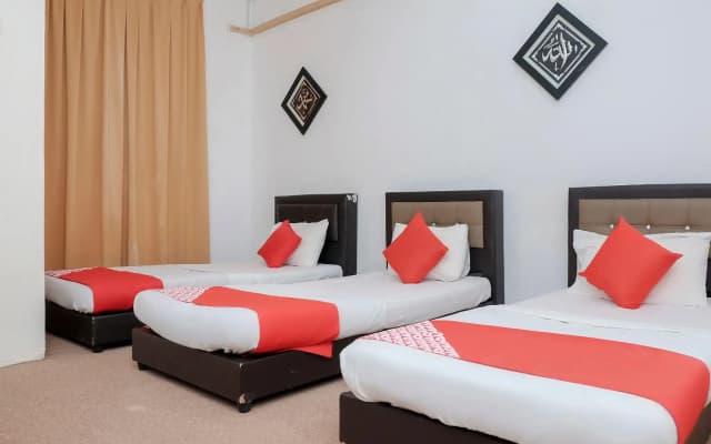 OYO 90180 Gemilang Hotel Kerteh - photo 2