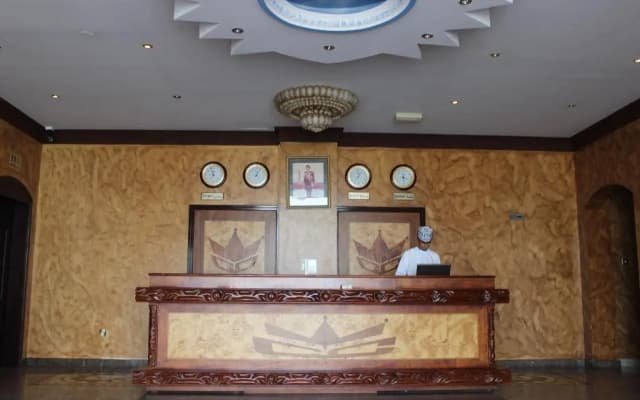 Gulf Crown Hotel Apartment - photo 2