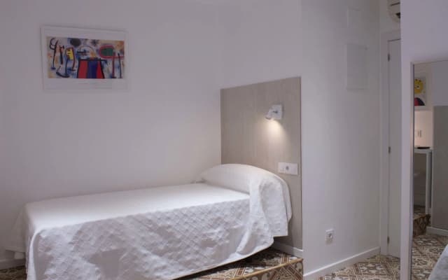 Hostal Nova - photo 4