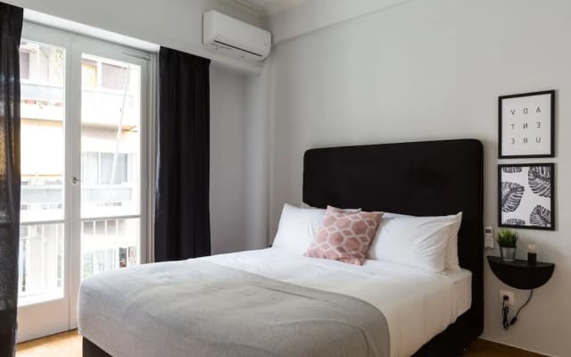 UPSTREET Acropolis Core Bright Modern Apt - photo 2