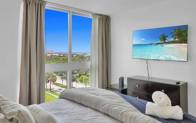 Serene Cozy Retreat with Balcony - photo 5