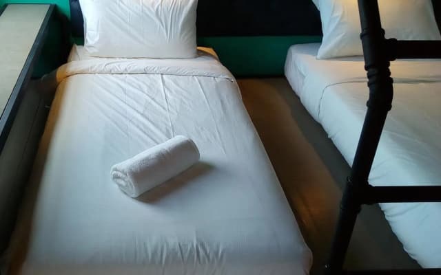 Tube Hotel Melaka - photo 4